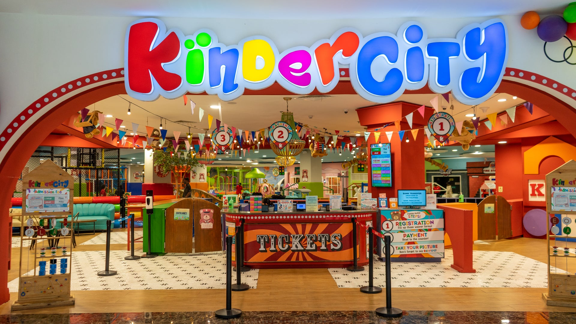 Load video: The Ultimate Indoor Playground